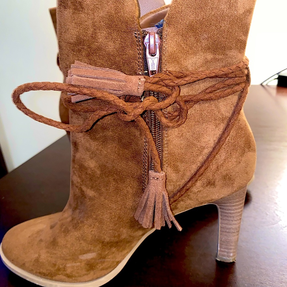 Universal Thread Camel/Cognac Boots